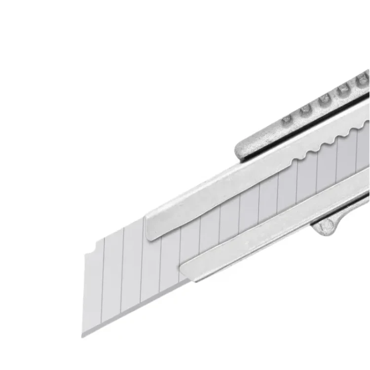 Aluminiowy nóż tapicerski z łamanym ostrzem - 18 mm